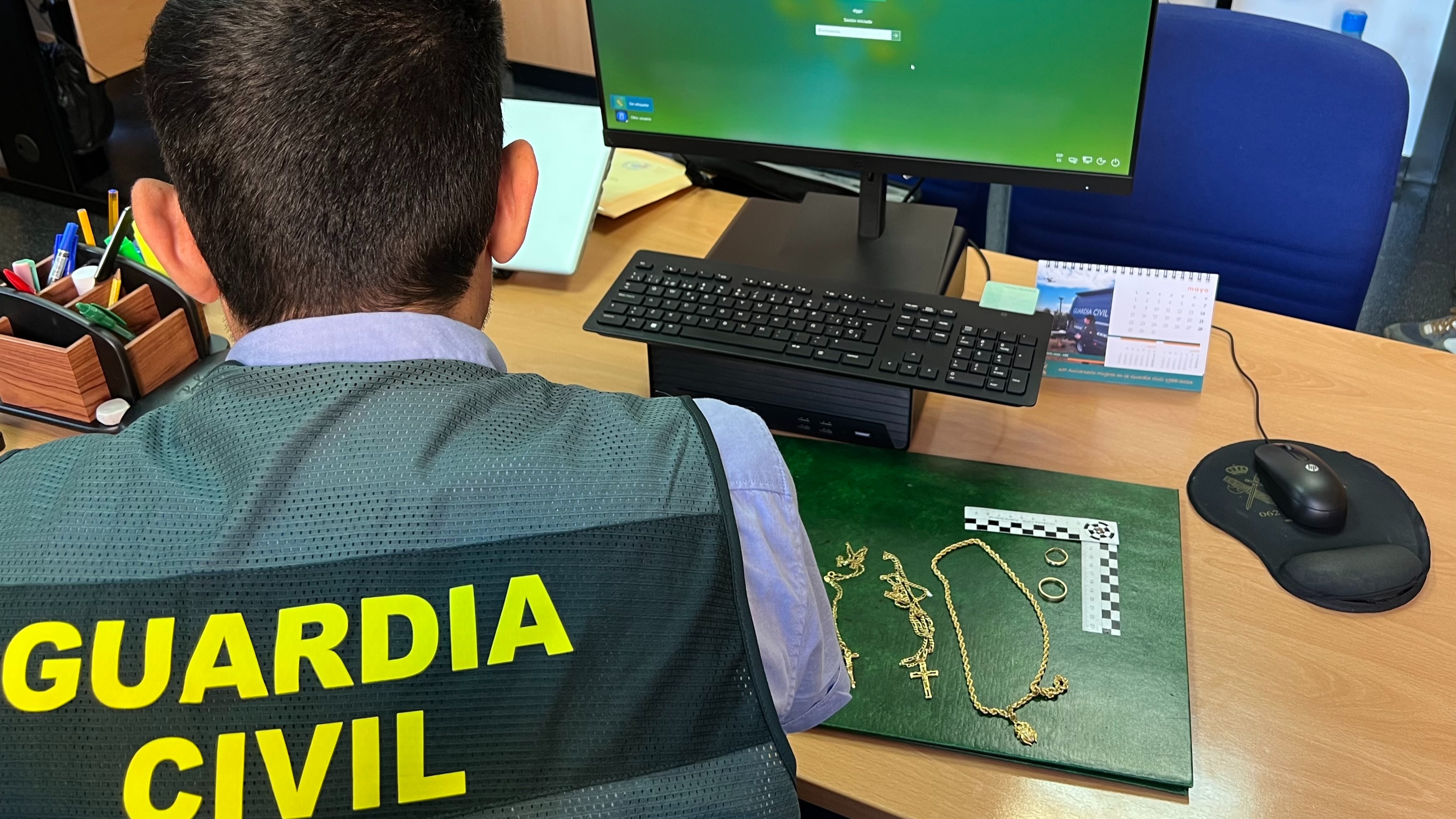 La Guardia Civil detiene a tres personas por varios delitos de hurto por el método del “abrazo cariñoso”