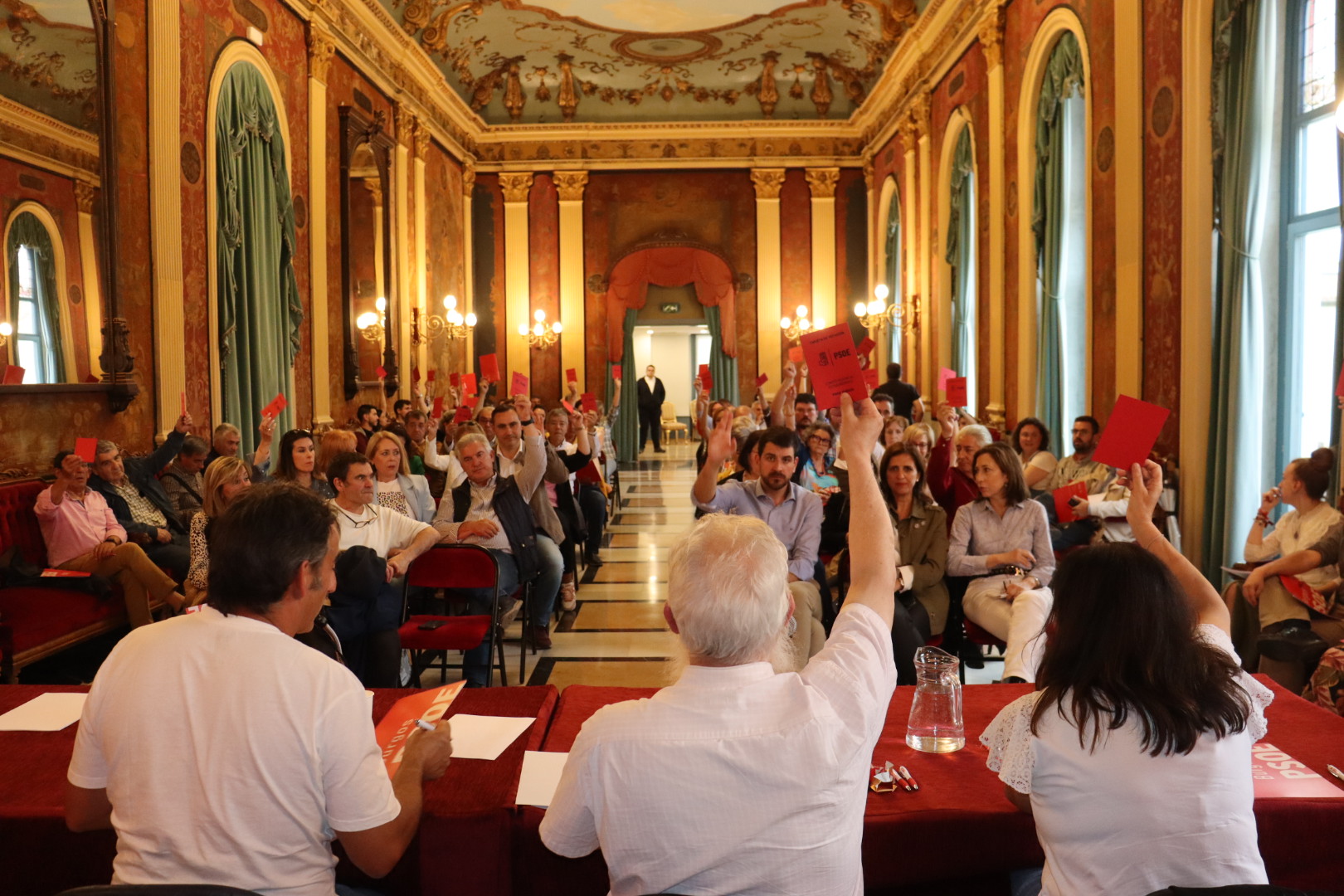 Esther Peña y Ander Gil encabezan las listas del PSOE en Burgos al Congreso y Senado