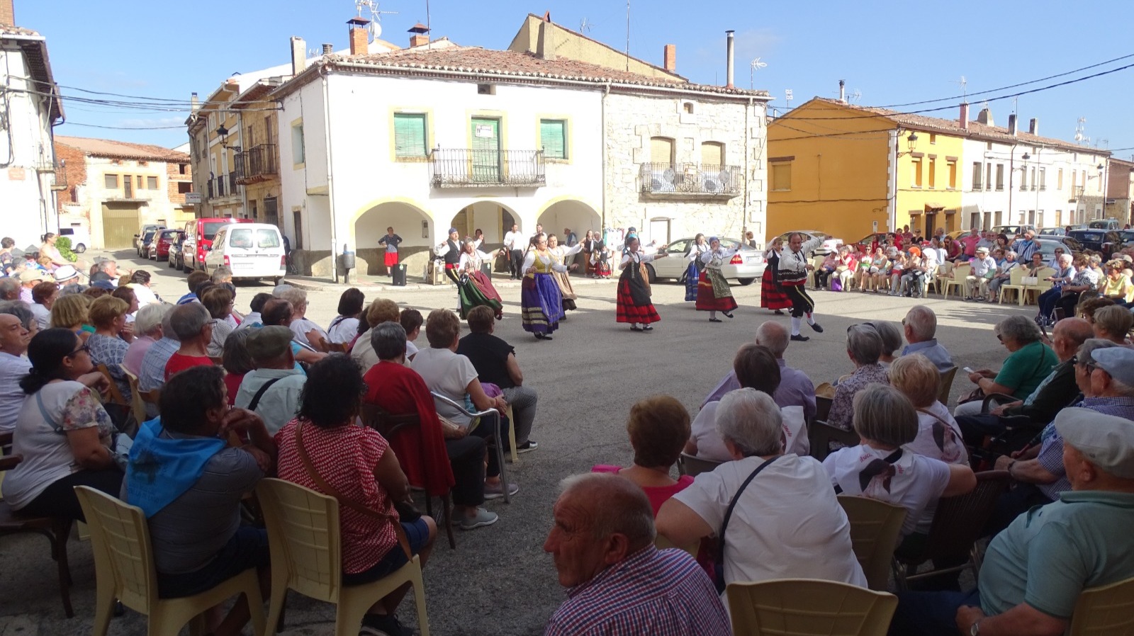 Araúzo de Miel concentra a más de 300 personas mayores de la ribera burgalesa en la jornada de convivencia anual