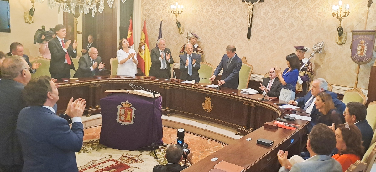 Borja Suárez es ya nuevo presidente de la Diputación de Burgos tras el apoyo de 13 de los 25 diputados