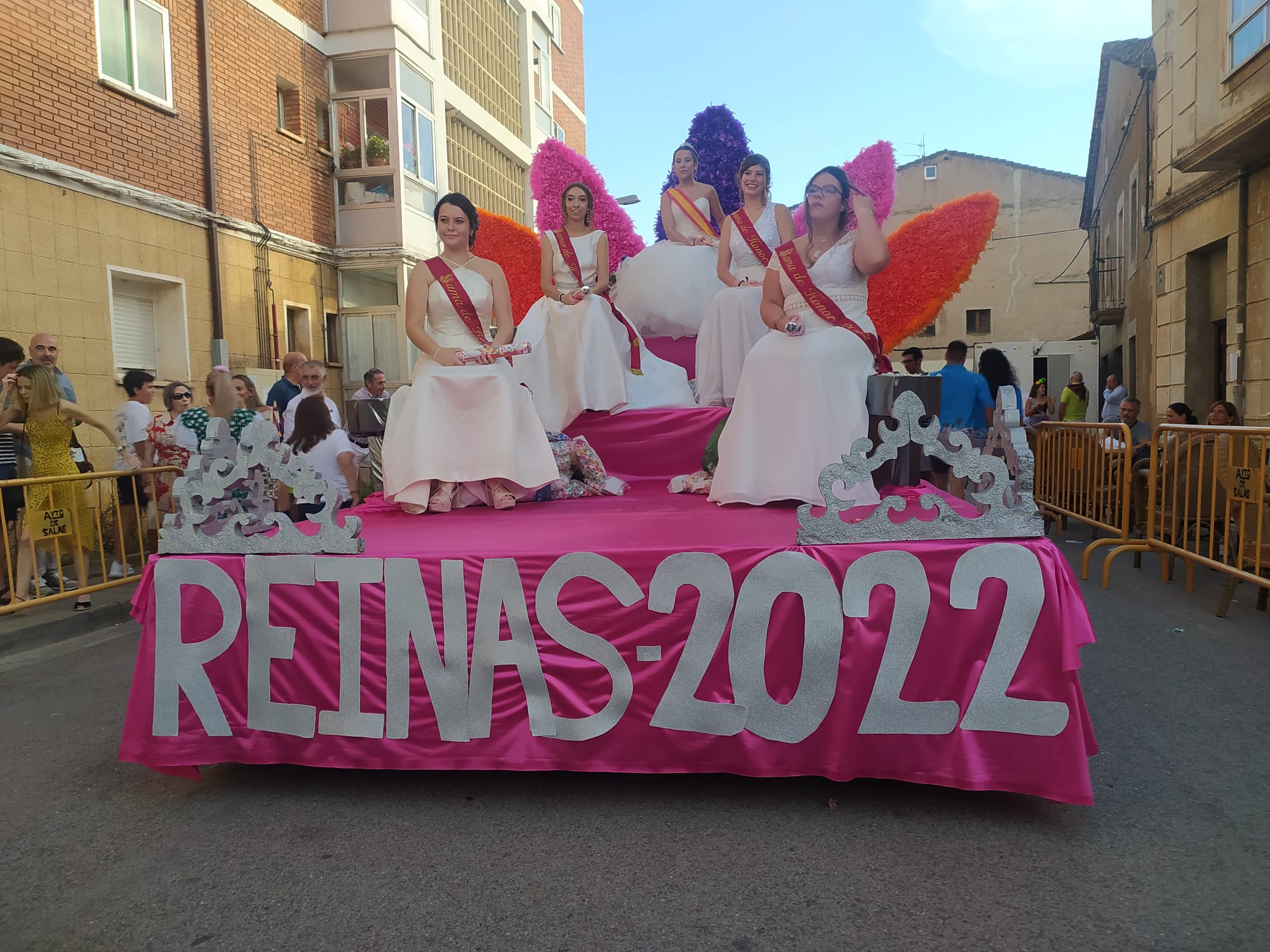 FOTO DAMAS Y REINA DE SALAS DE LOS INFANTES