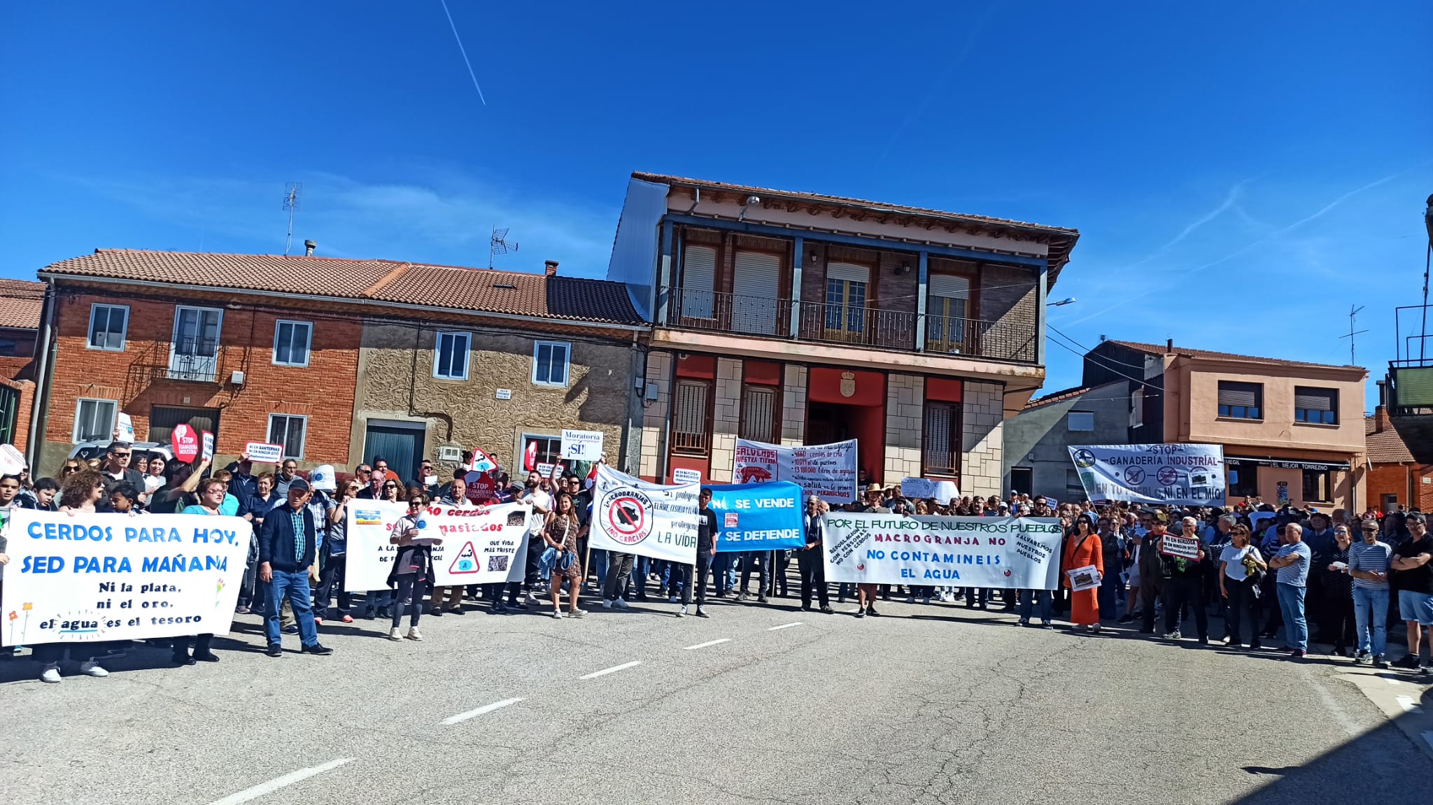Organizan una marcha reivindicativa para el  12 de agosto contra el proyecto de macrogranja en Fuentearmegil