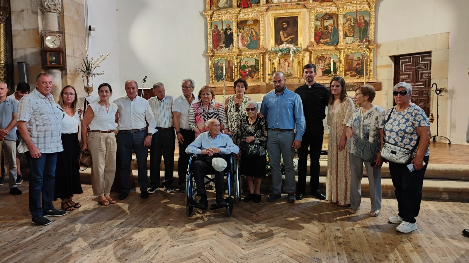 Esther Mateo cumple 100 años en su pueblo de Valdeavellano de Tera y recibe el homenaje de Ayuntamiento y Diputación de Soria