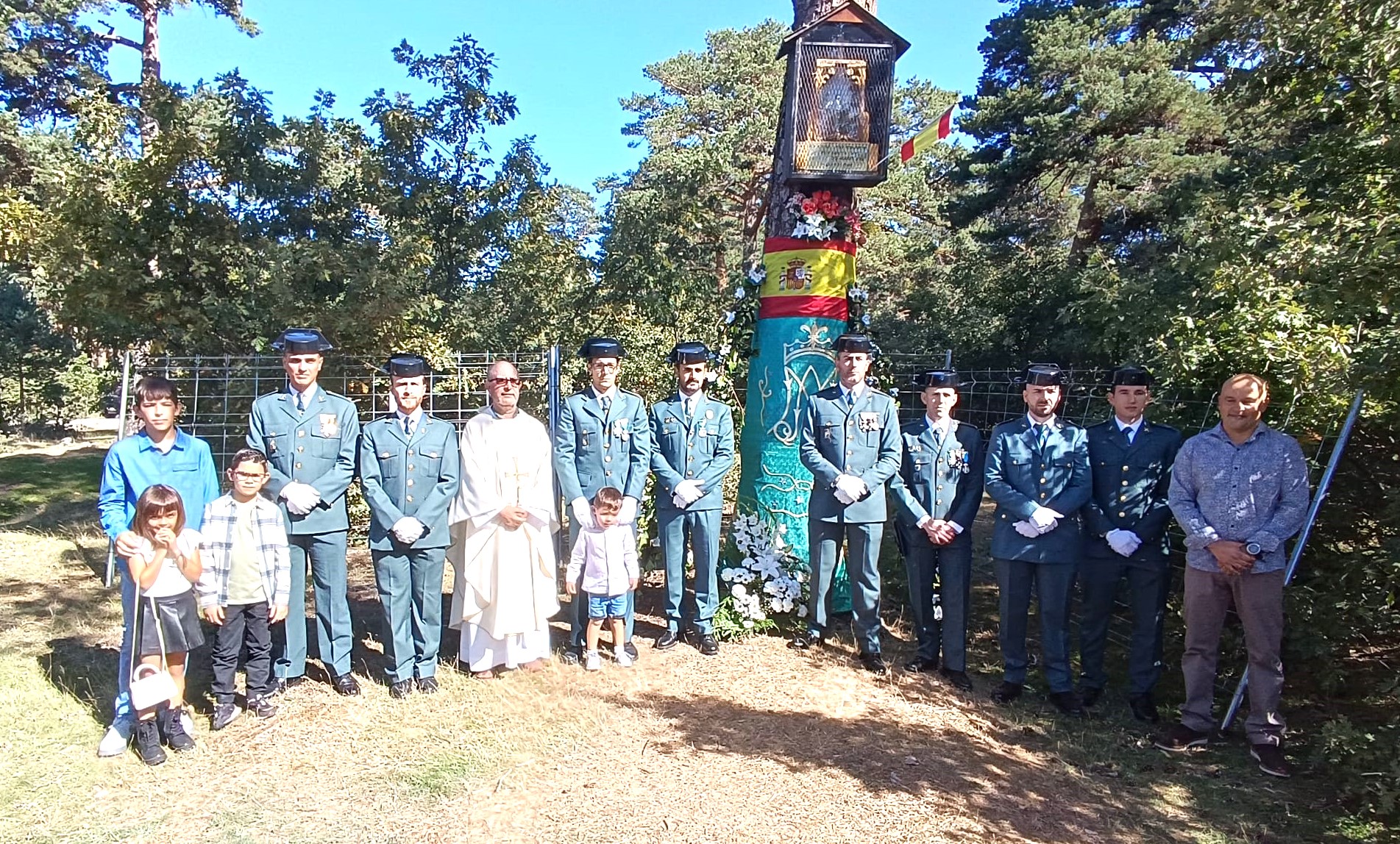 La Guardia Civil realiza la Ofrenda Floral en Duruelo de la Sierra con la Banda ‘Acordes del Duero’