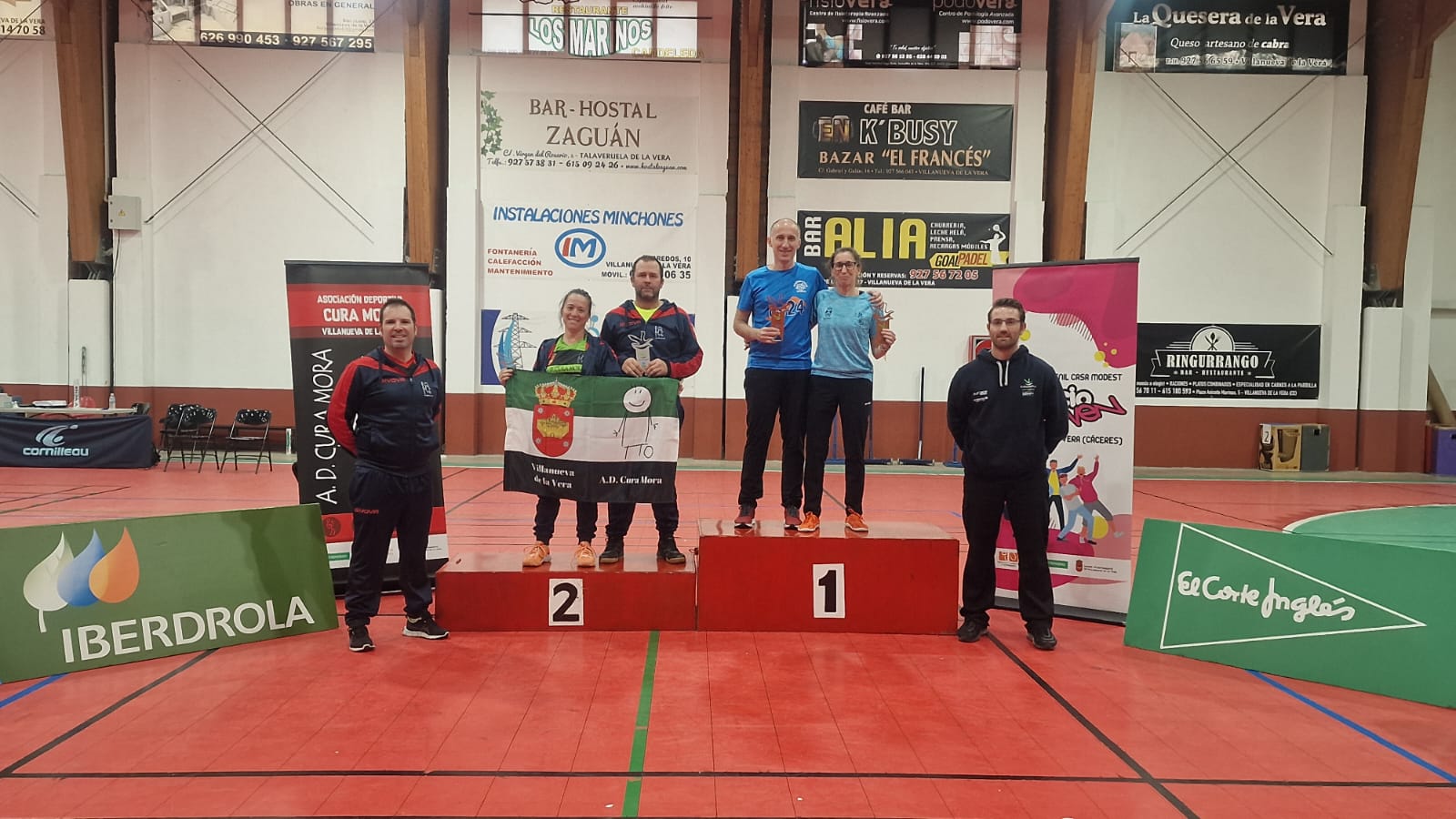 Santiago Martínez junto a Beatriz Martín se proclaman vencedores del Master de Extremadura de Bádminton