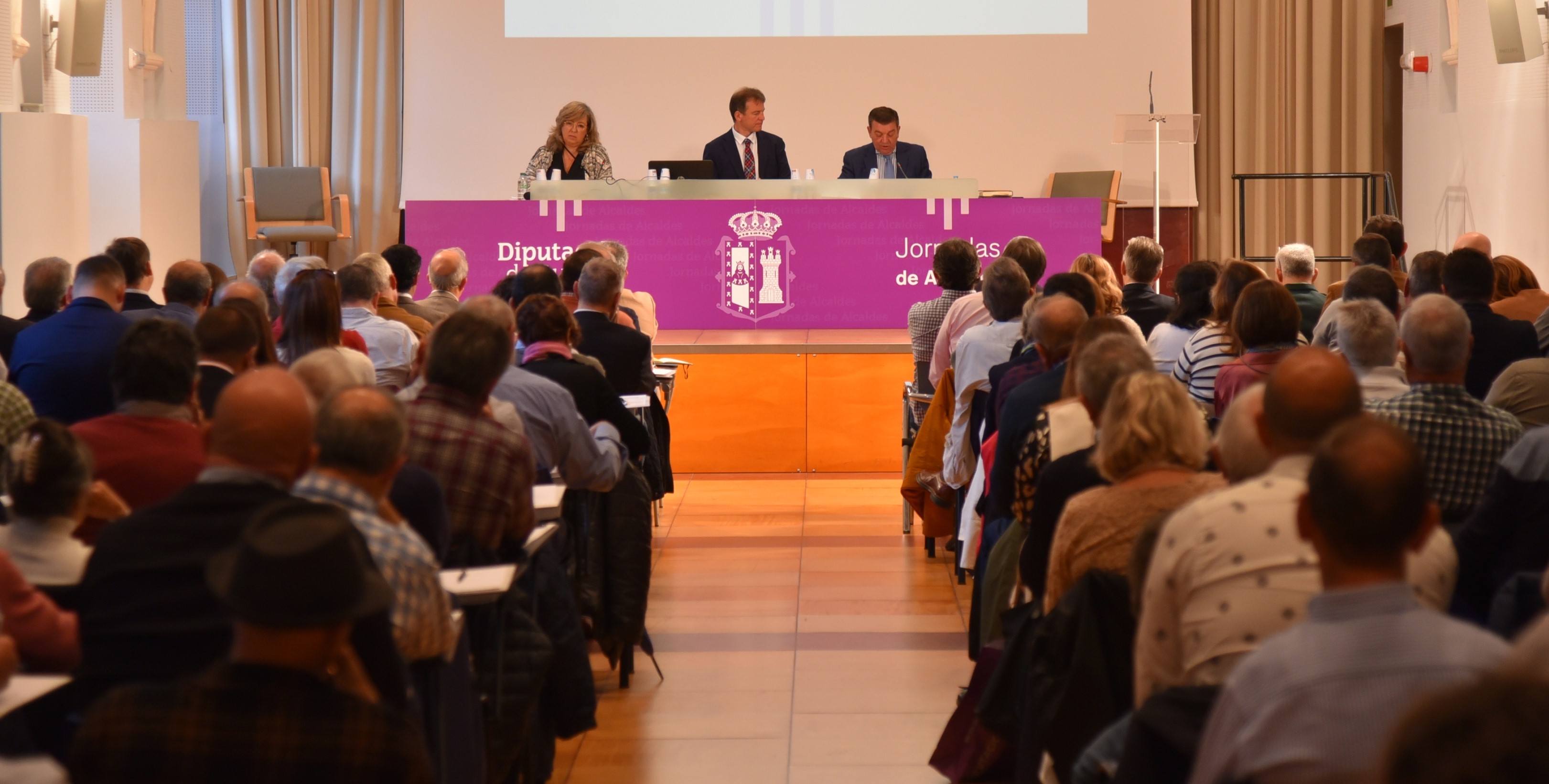 La jornada de Alcaldes en Burgos clama en la necesidad de incrementar la financiación local de los ayuntamientos