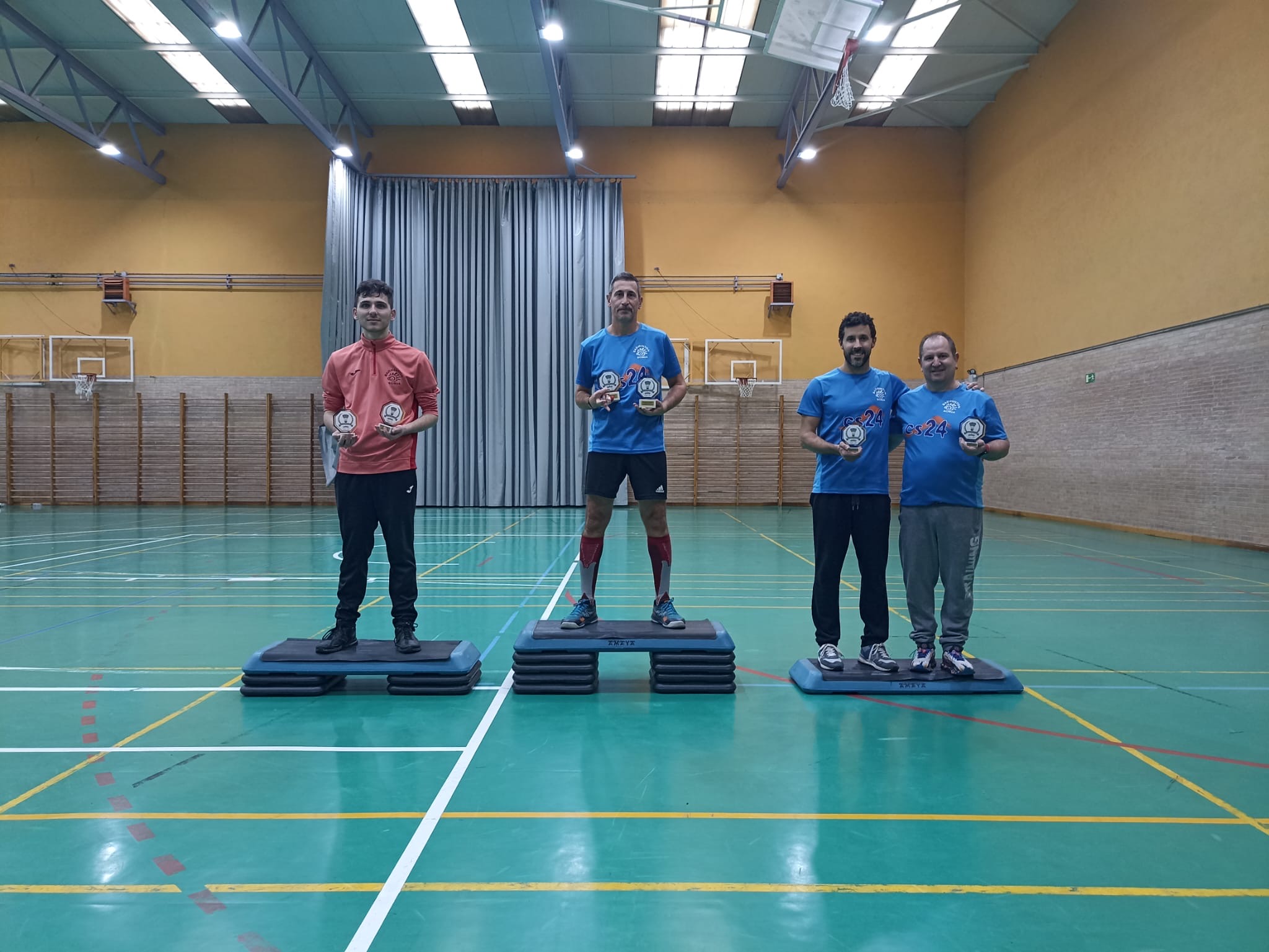 Podium doble masculino