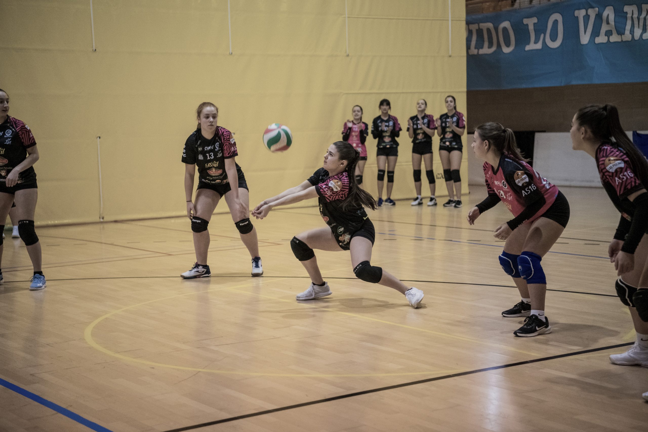 Escuela-de-Voleibol-scaled