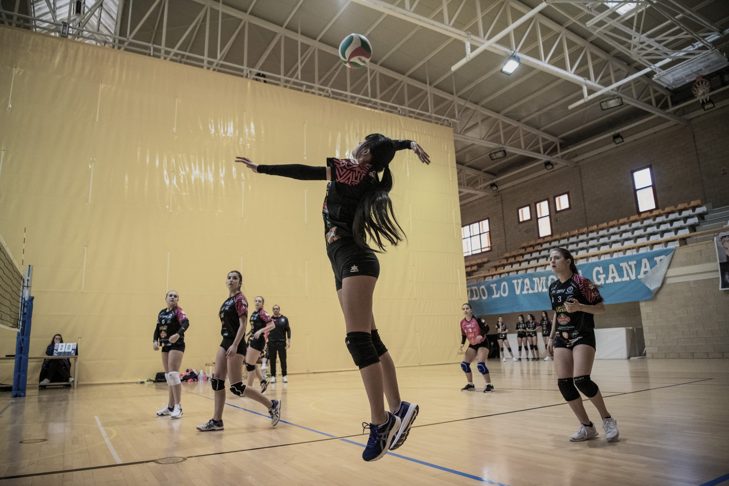 El Sporting Santo Domingo se expande a la provincia con la creación de una escuela de Voleibol en Pinares