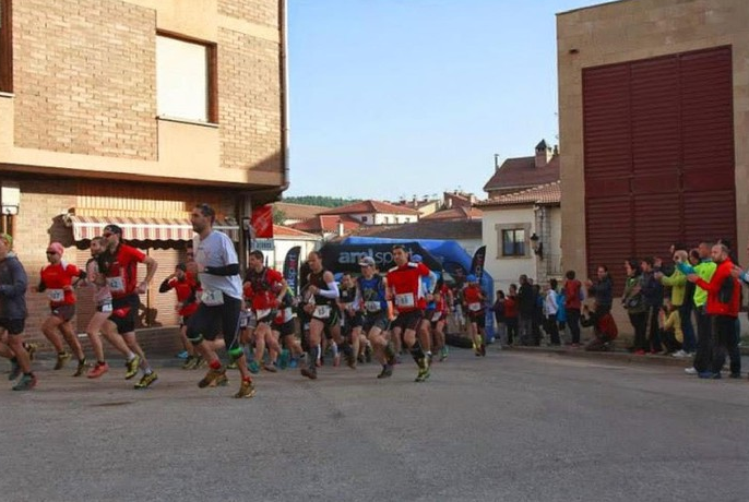 Rotundo éxito de participación en la Carrera San Silvestre Solidaria de San Leonardo de Yagüe que se celebra en la tarde del 30 de diciembre