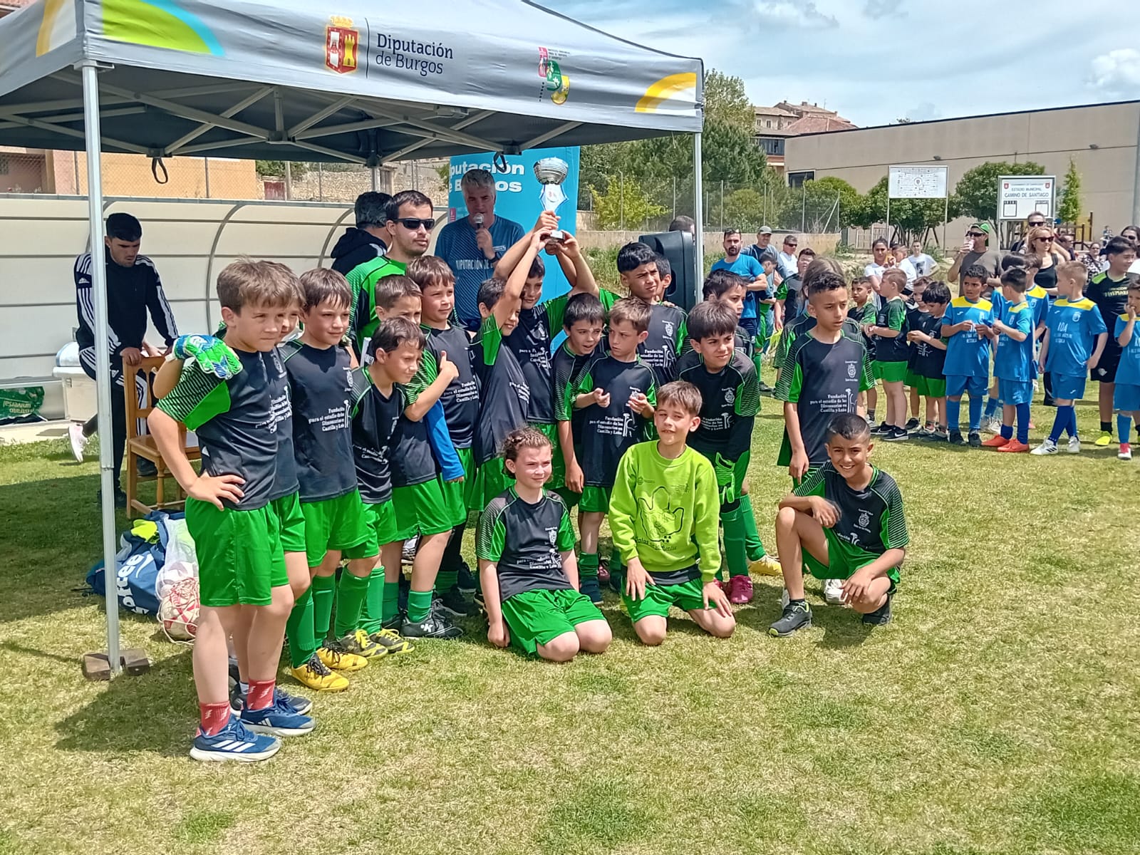 equipos benjamin A y B DINOSAURIOS SALAS CAMPEON Y SUBCAMPEON