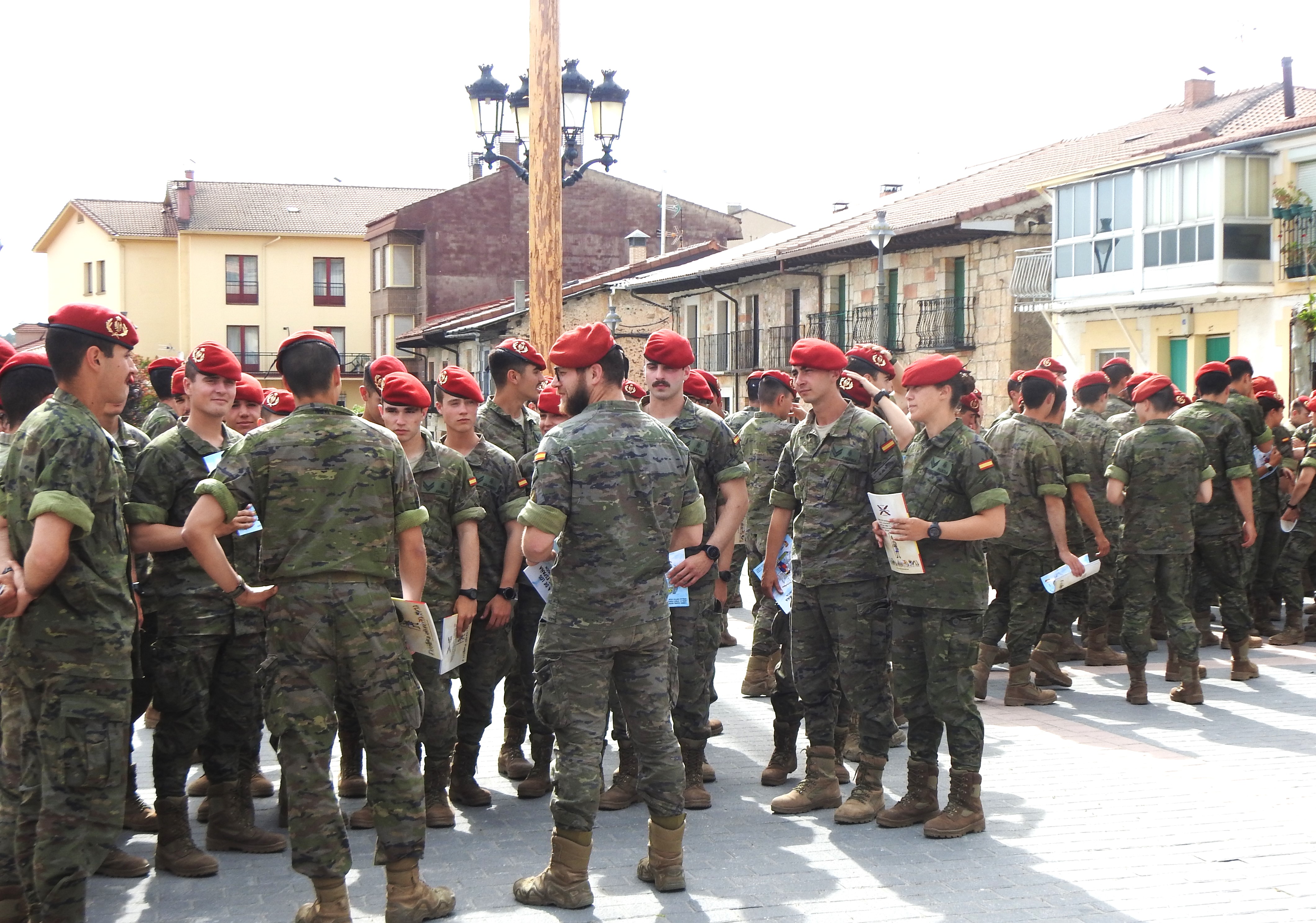 CADETES EN NAVALENO (3)