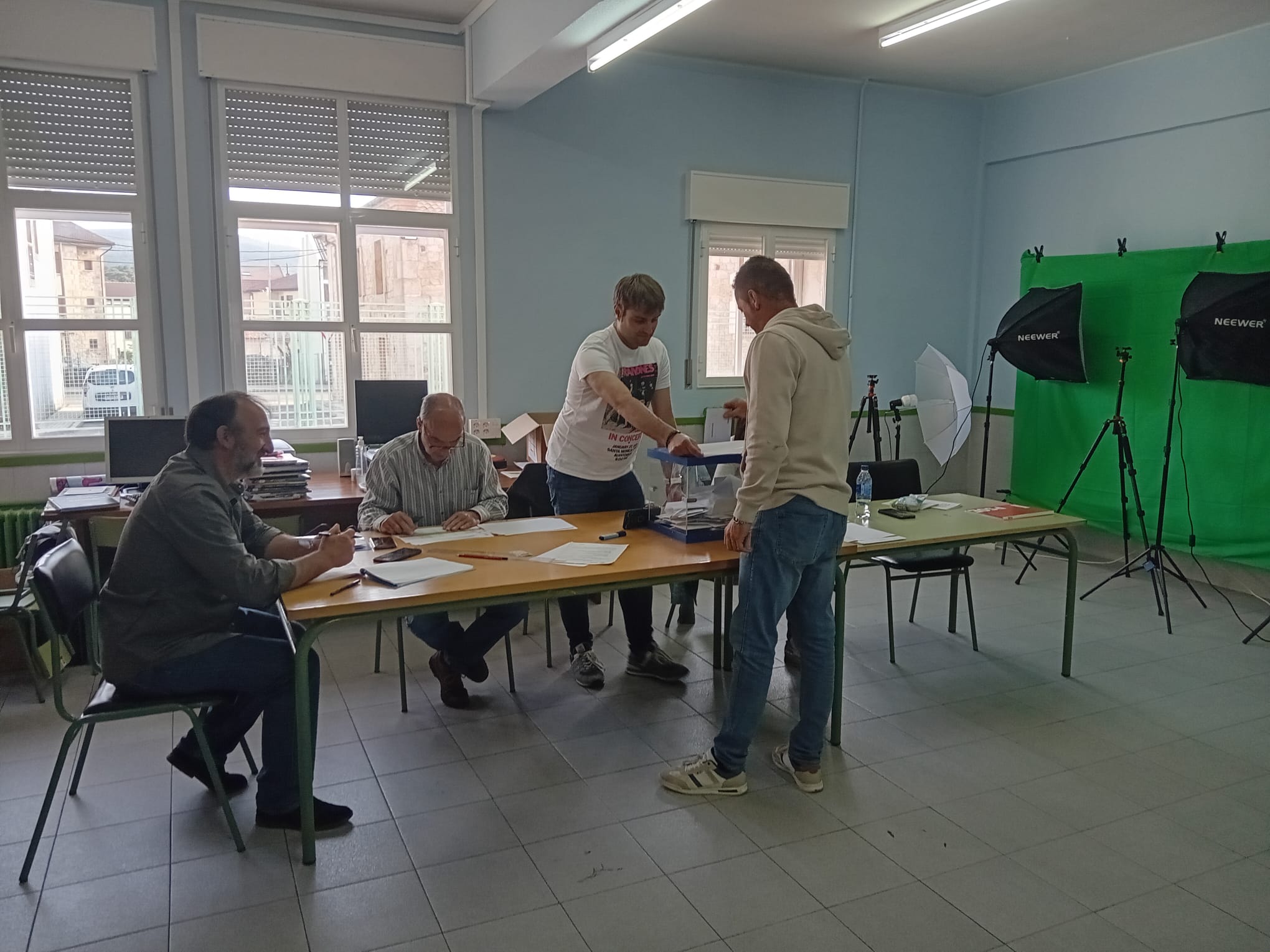ELECCIONES EUROPEAS EN PINARES (4)