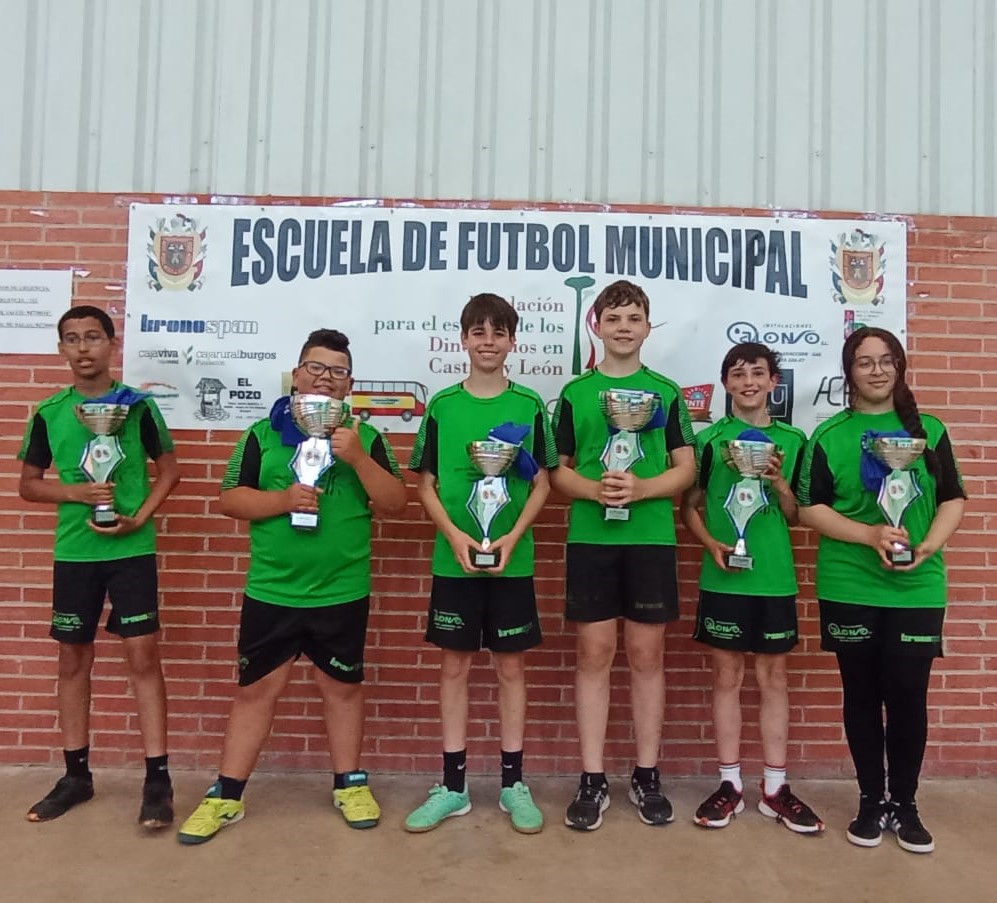TRONCOS campeon alevin-infantil DINOKINGS LEAGUE
