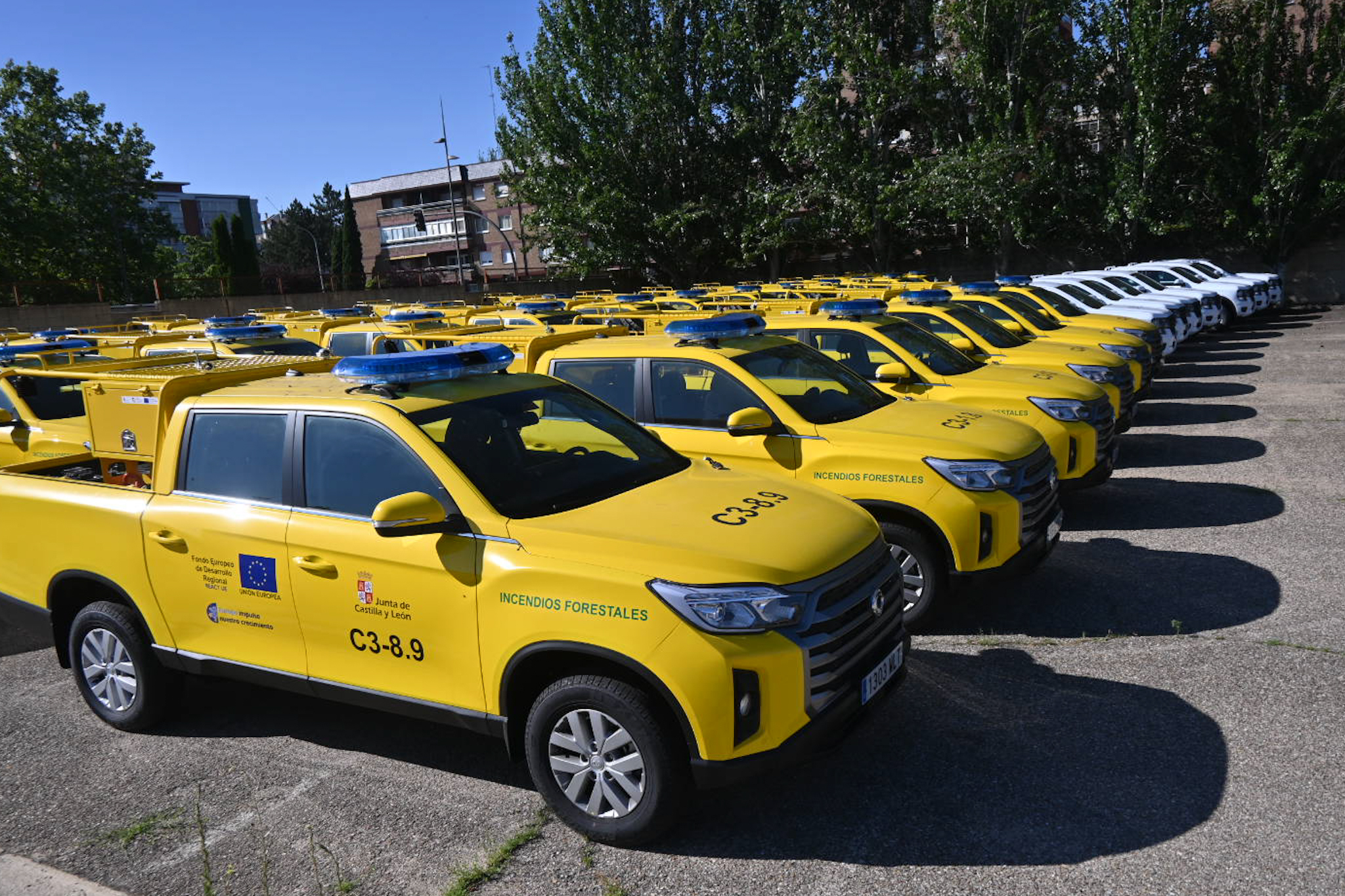 20240701+CONSEJERO+MEDIO+AMBIENTE+ENTREGA+COCHES-04
