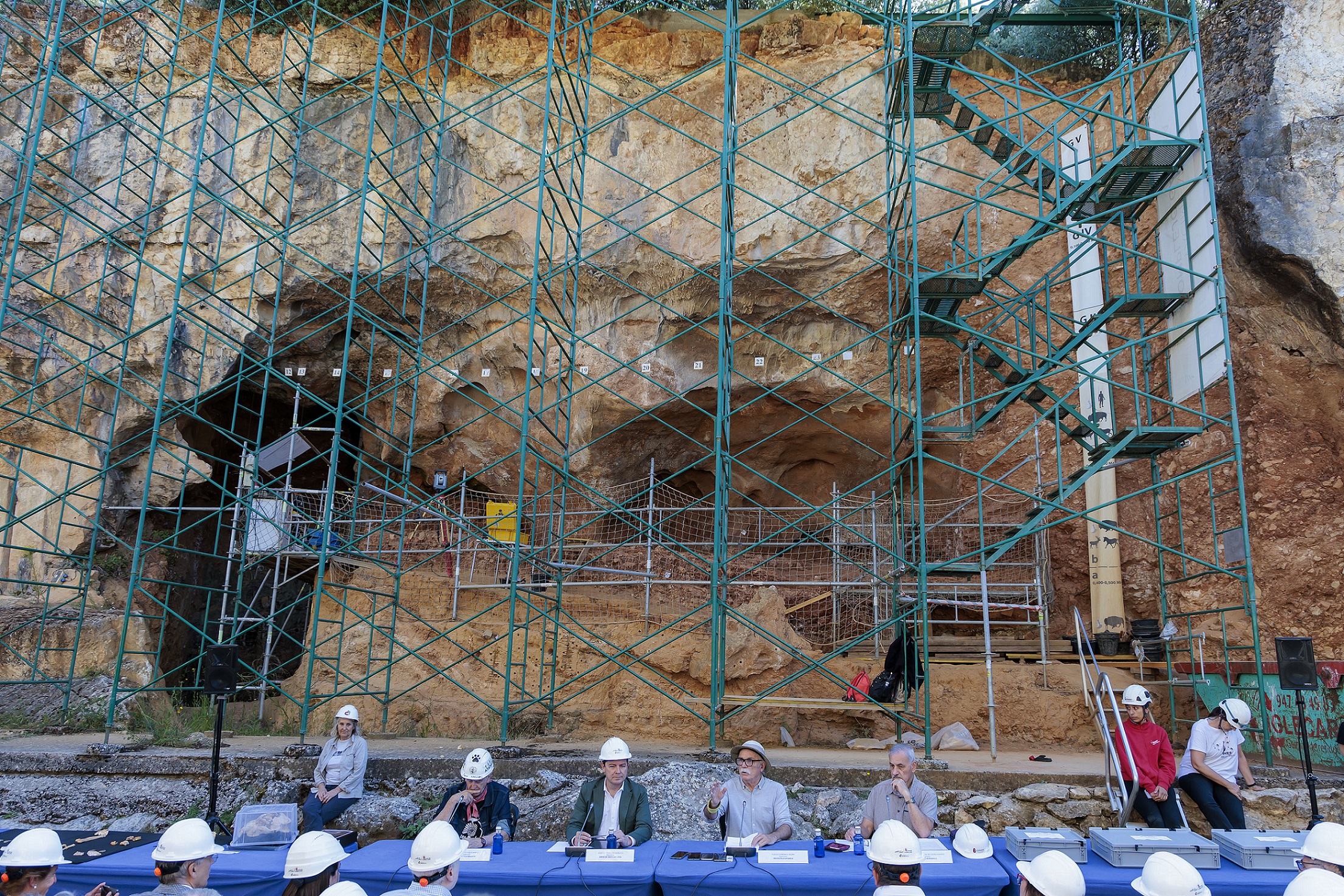 Mañueco en Atapuerca (2)