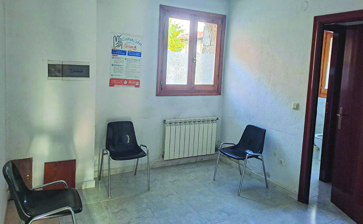 El consultorio de Vadillo, vacío a la espera de la llegada de un nuevo médico.