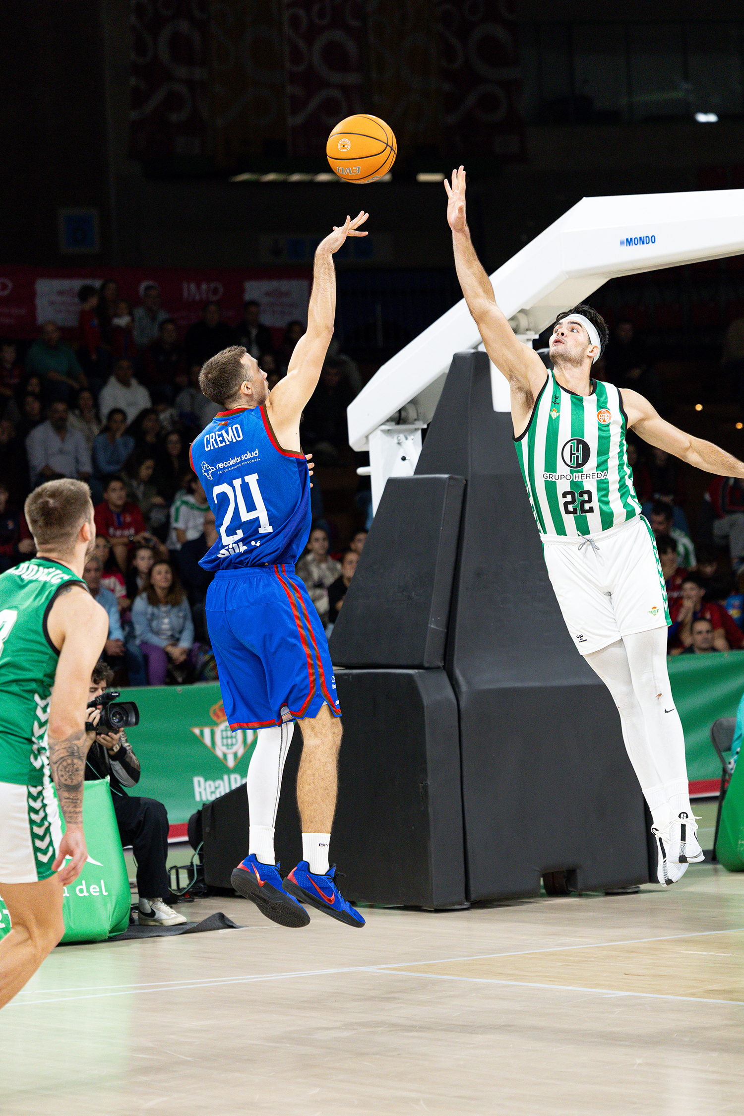 Real Betis Baloncesto-Silbö San Pablo Burgos (Firma – Real Betis Baloncesto) (3)