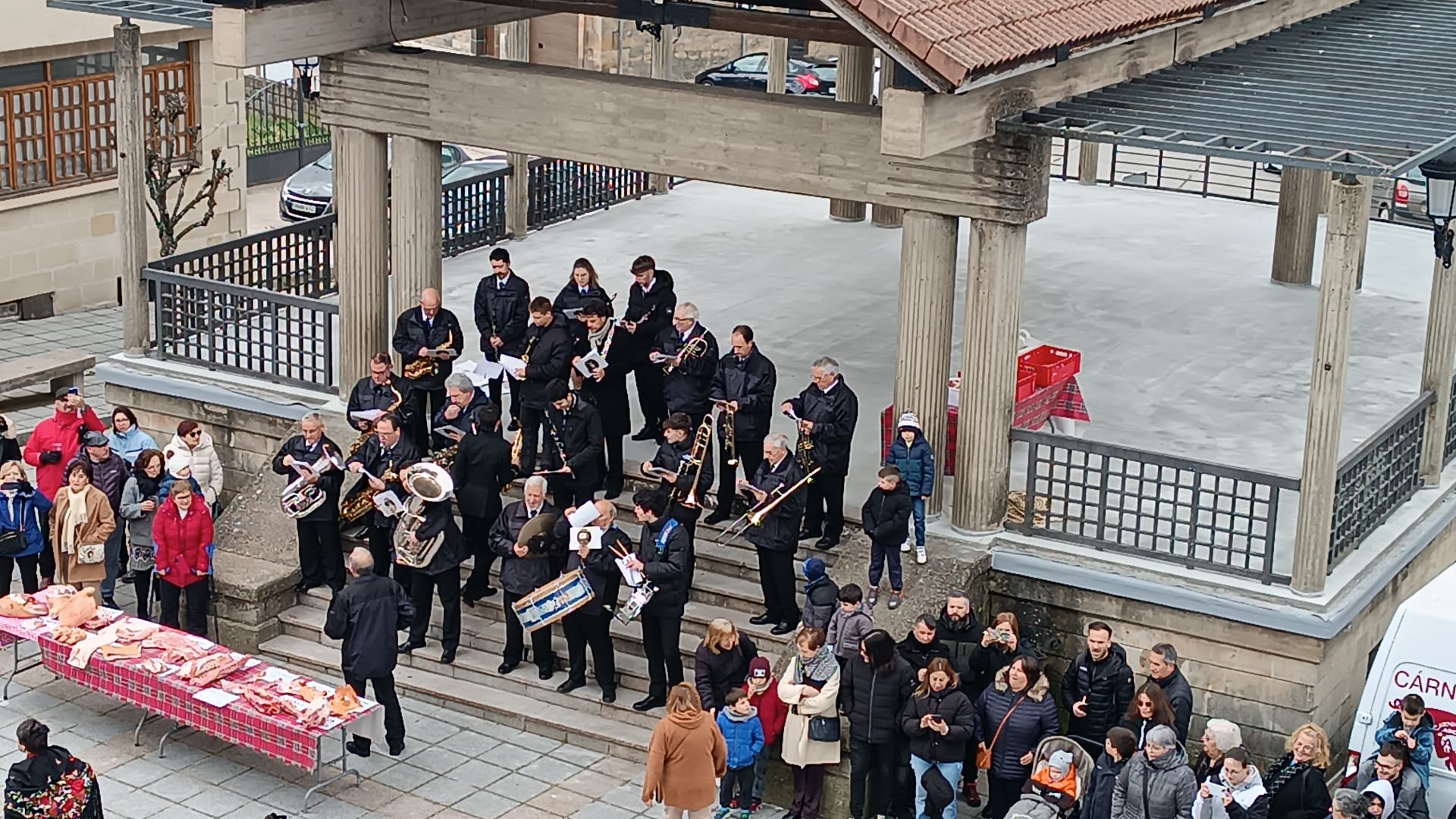 BAILE EN LA PLAZA DE COVALEDA (2)