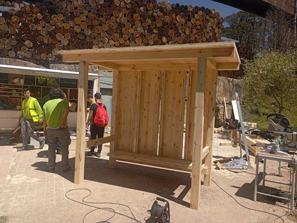MARQUESINAS DE MADERA EN REVENGA (2)