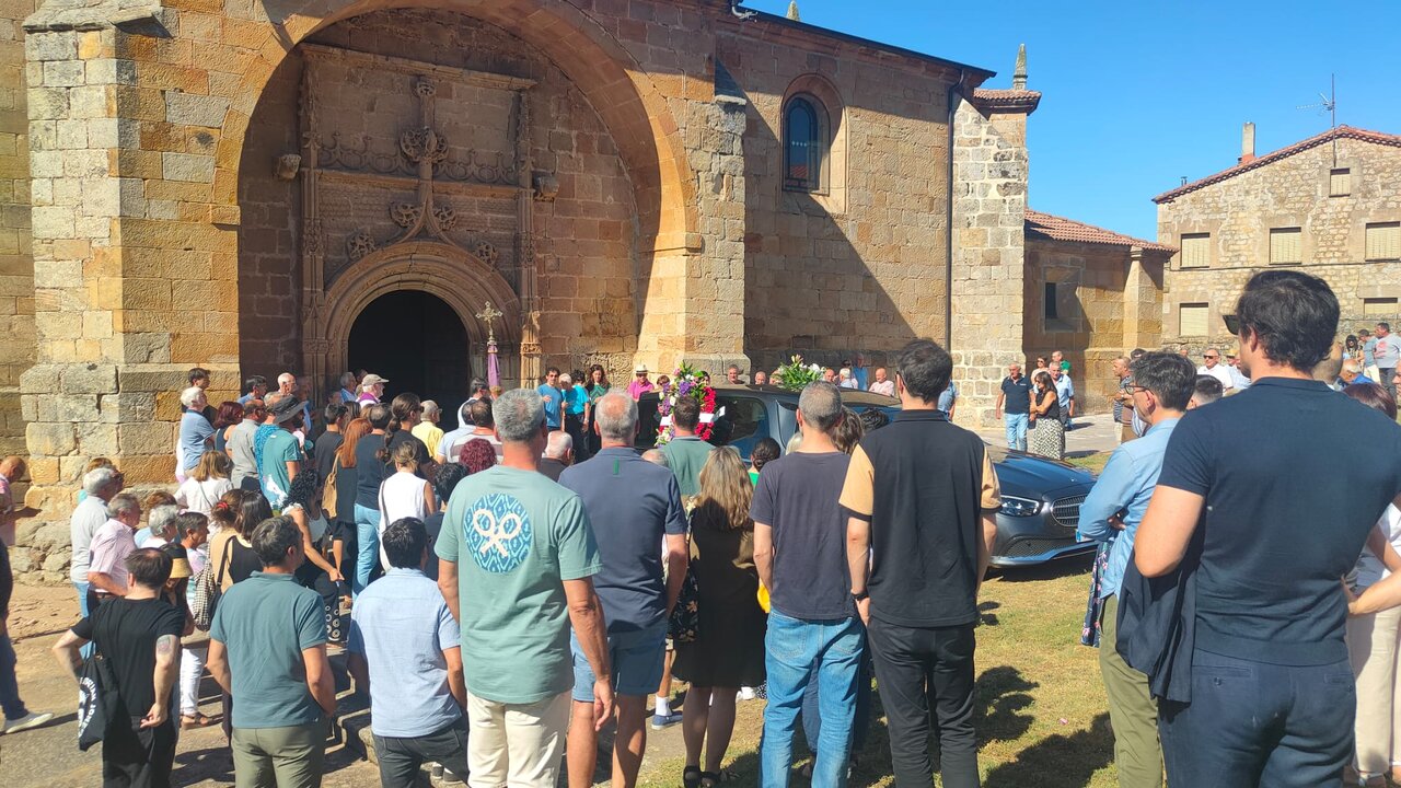 DESPEDIDA EN LA IGLESIA DE CASTRILLO