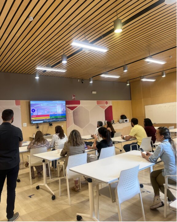 Clase práctica de Escuela de Idiomas.Universidad Isabel I