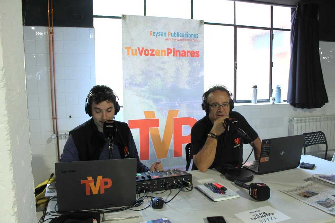 Nuestro equipo de Radio Pinares (90.8 FM) dando cobertura en tiempo real desde la Feria Presura 2025