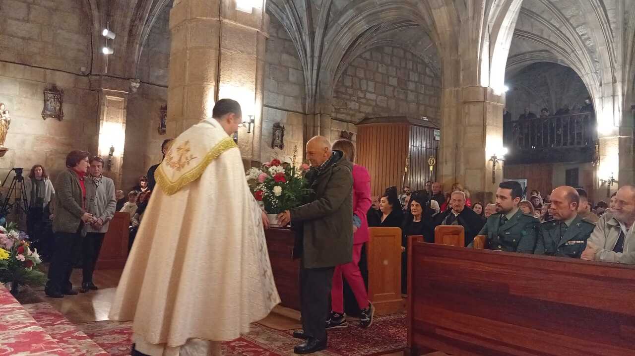 ofrenda de flores a las Candelas en Quintanar (5)