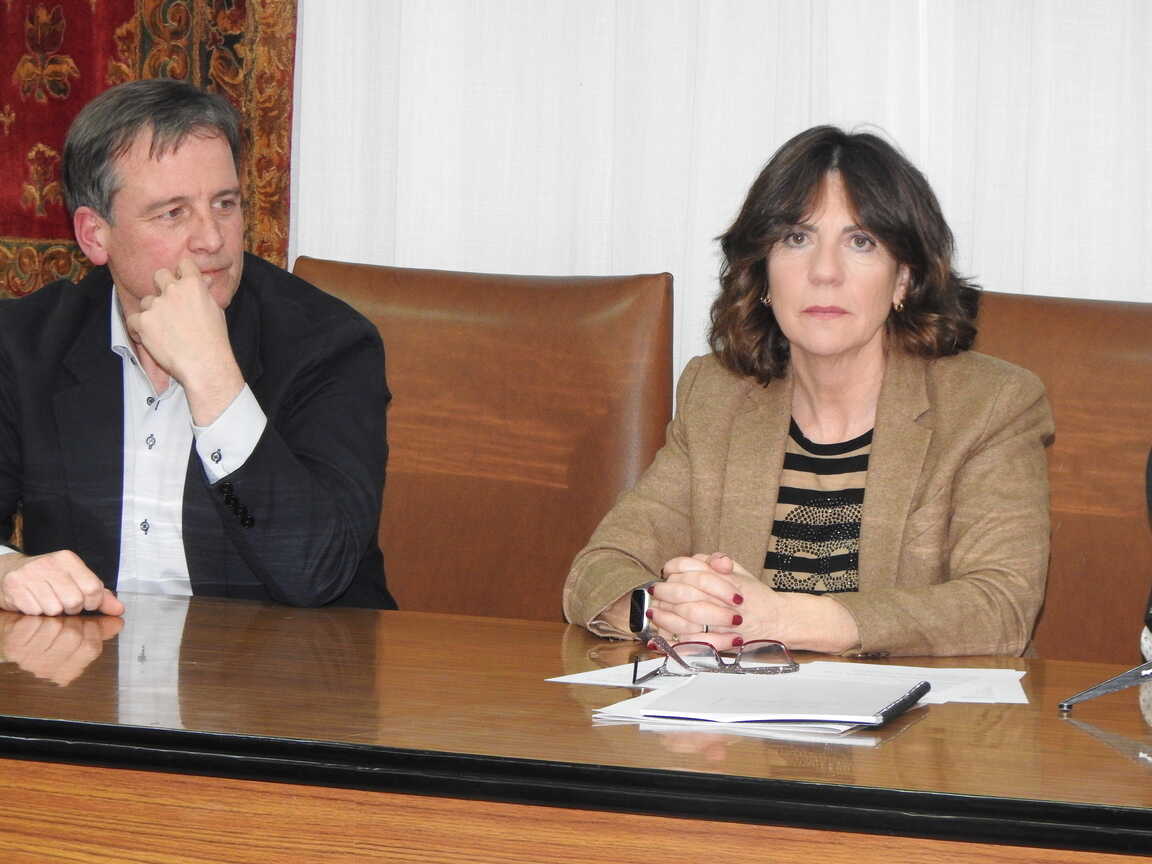 PRSENTACIÓN MARTA ARROYO EN SALAS (11)