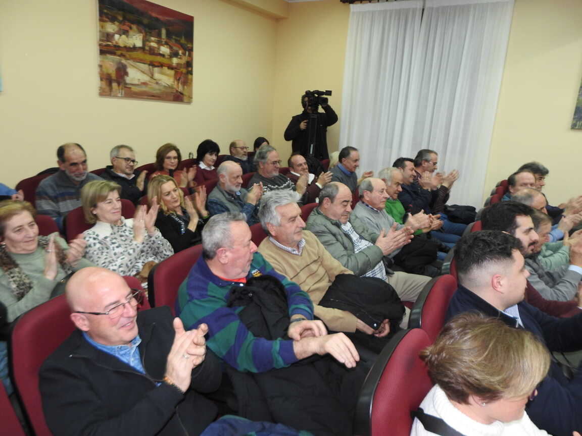 PRSENTACIÓN MARTA ARROYO EN SALAS (13)