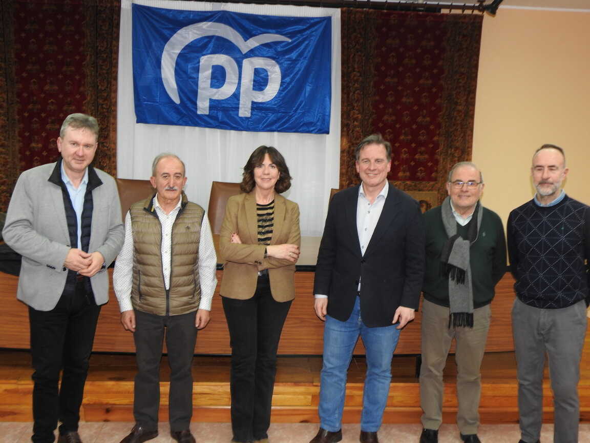 PRSENTACIÓN MARTA ARROYO EN SALAS (14)