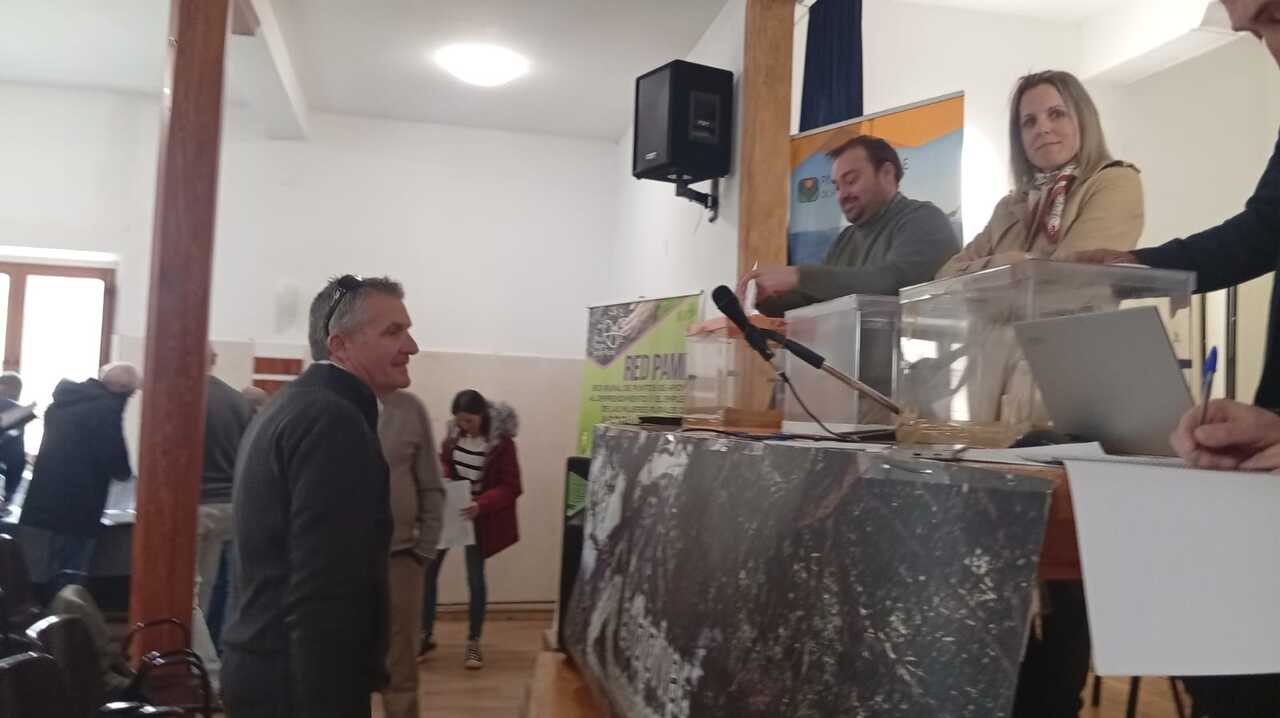 2ea8a4fe-0051-46cb-876f-5bcaece2c3b7